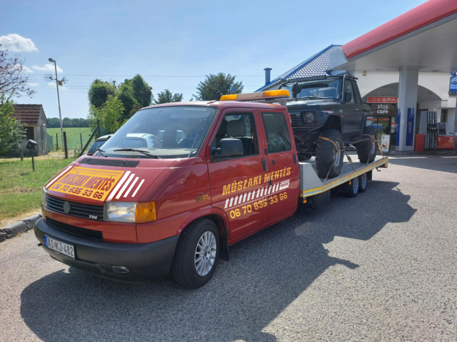 Balaton SOS autómentő terepjárót szállít